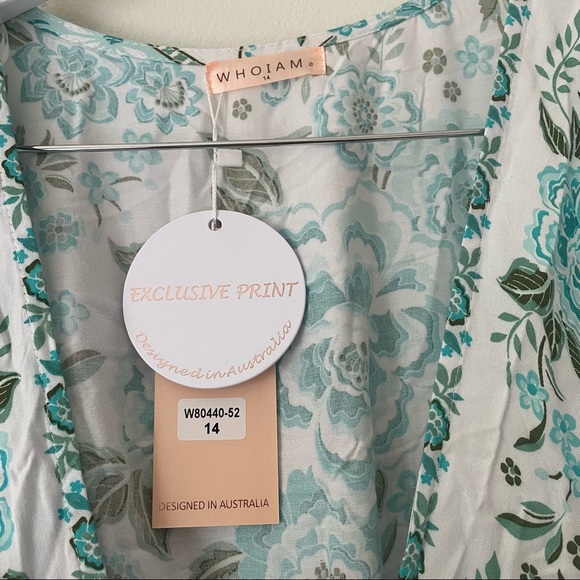 Fortunate One Floral Wrap Dress Size Medium - Picture 4 of 4